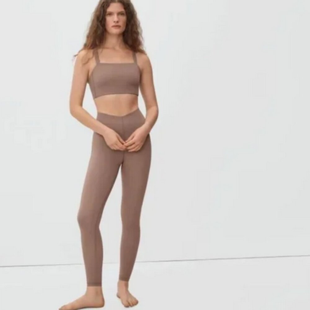 Everlane Perform Sculpt Leggings